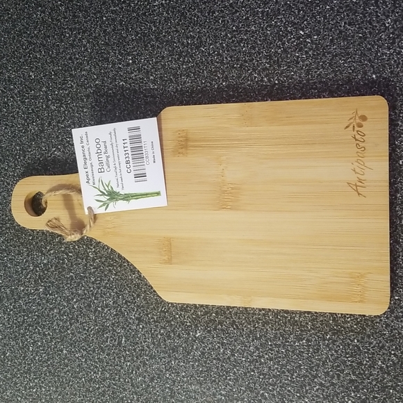 BNIB Cheese serving Set and Bamboo Antipasto cutting board - Picture 3 of 3